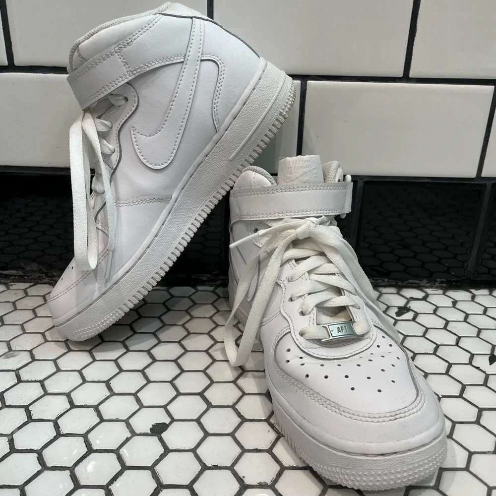 Nike Air Force 1 Mid White - Picture 1 of 7